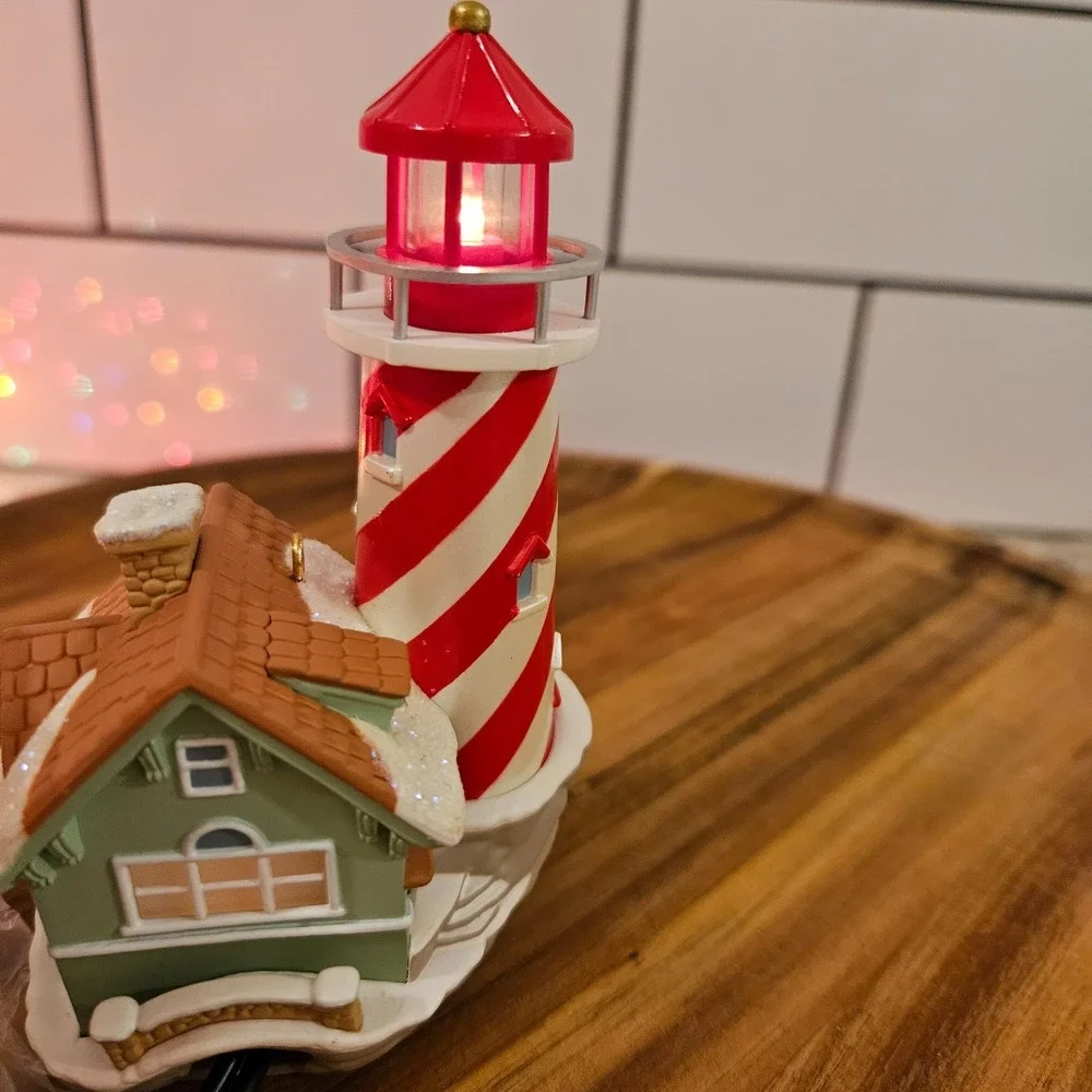 Hallmark Keepsake Ornament Lighthouse Greetings 2003 Flashing‎ Magic Light